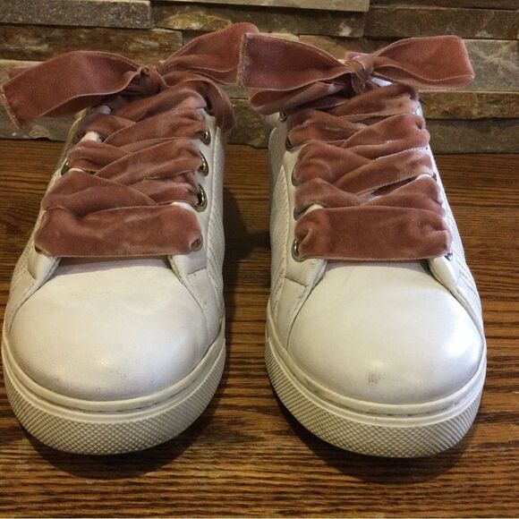 FENDI Sneakers with blush Ribbon - Picture 1 of 16